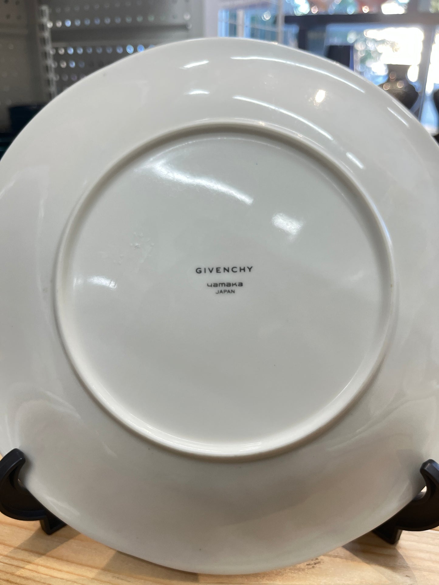 GIVENCHY Dinner Plate w/ embossed flowers made from Japan
