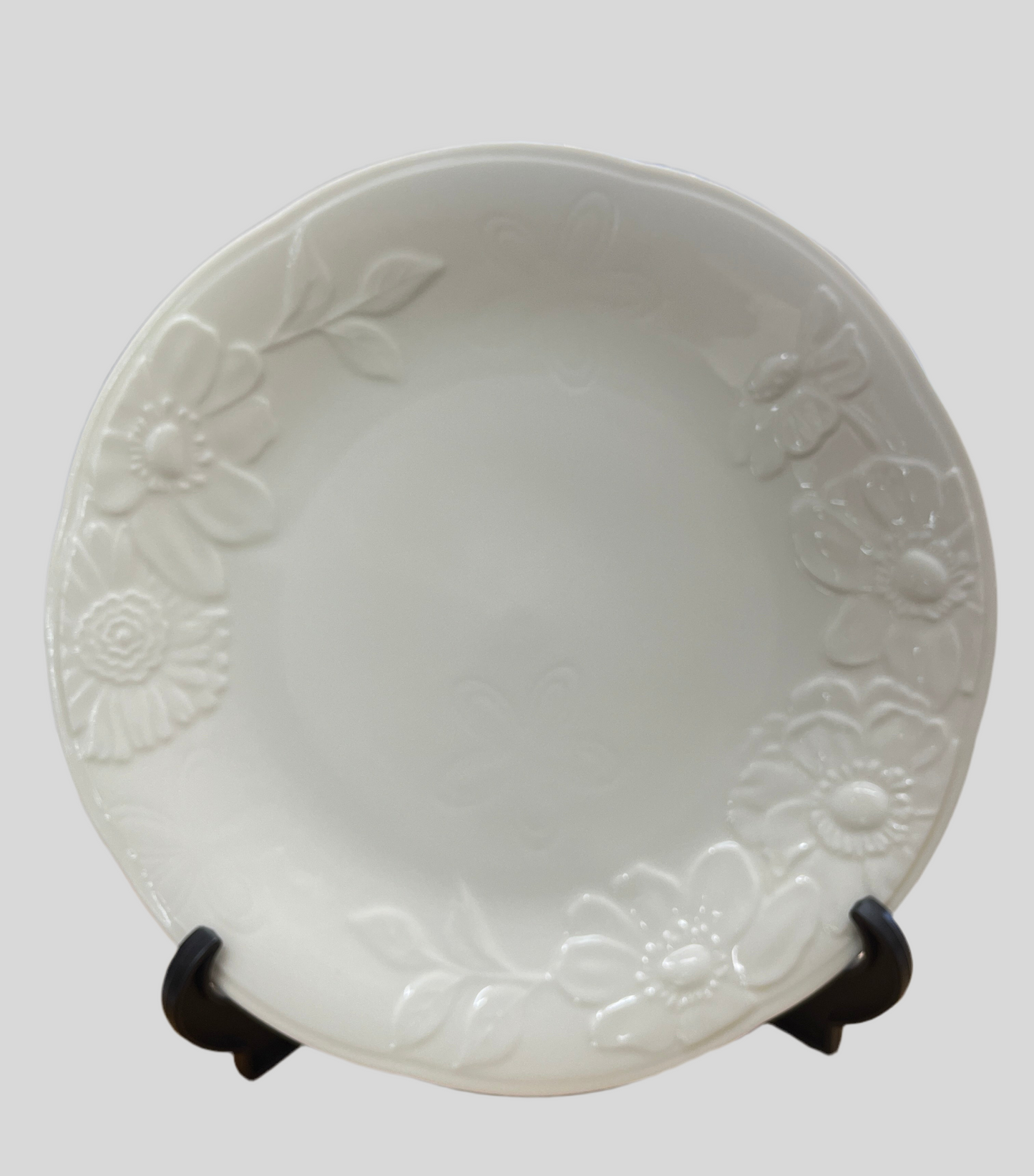 GIVENCHY Dinner Plate w/ embossed flowers made from Japan