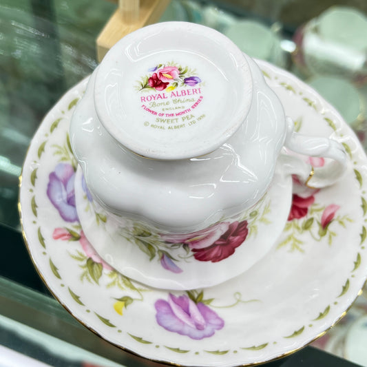 Royal Albert Flower of the Month, Royal Albert April cup, Royal Albert bone china floral tea cup, Sweet pea flower cup, Pink floral china