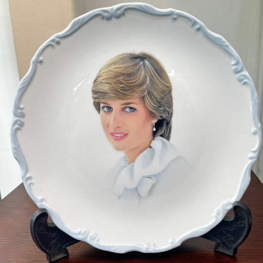 Royal Albert Lady Diana Spencer Collectors Plate - Diana & Charles Marriage 1981. British Royal Keepsake, Royal Family memorabilia