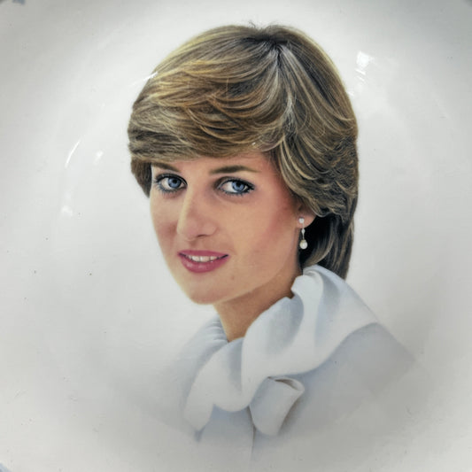 Royal Albert Lady Diana Spencer Collectors Plate - Diana & Charles Marriage 1981. British Royal Keepsake, Royal Family memorabilia