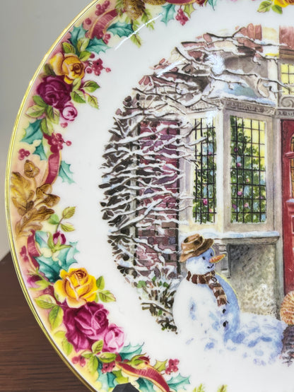 2002 Royal Albert Yuletide Greeting (Home for Christmas) plate by Neil Faulkner
